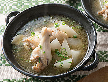 大根と鶏手羽元のにんにくスープ