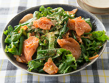 サーモンの韓国風サラダ