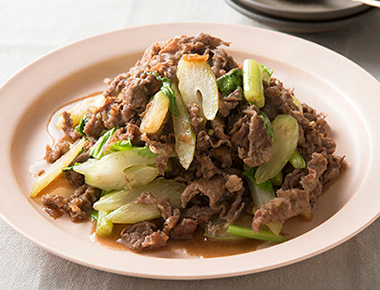 牛肉とセロリの梅オイスター炒め